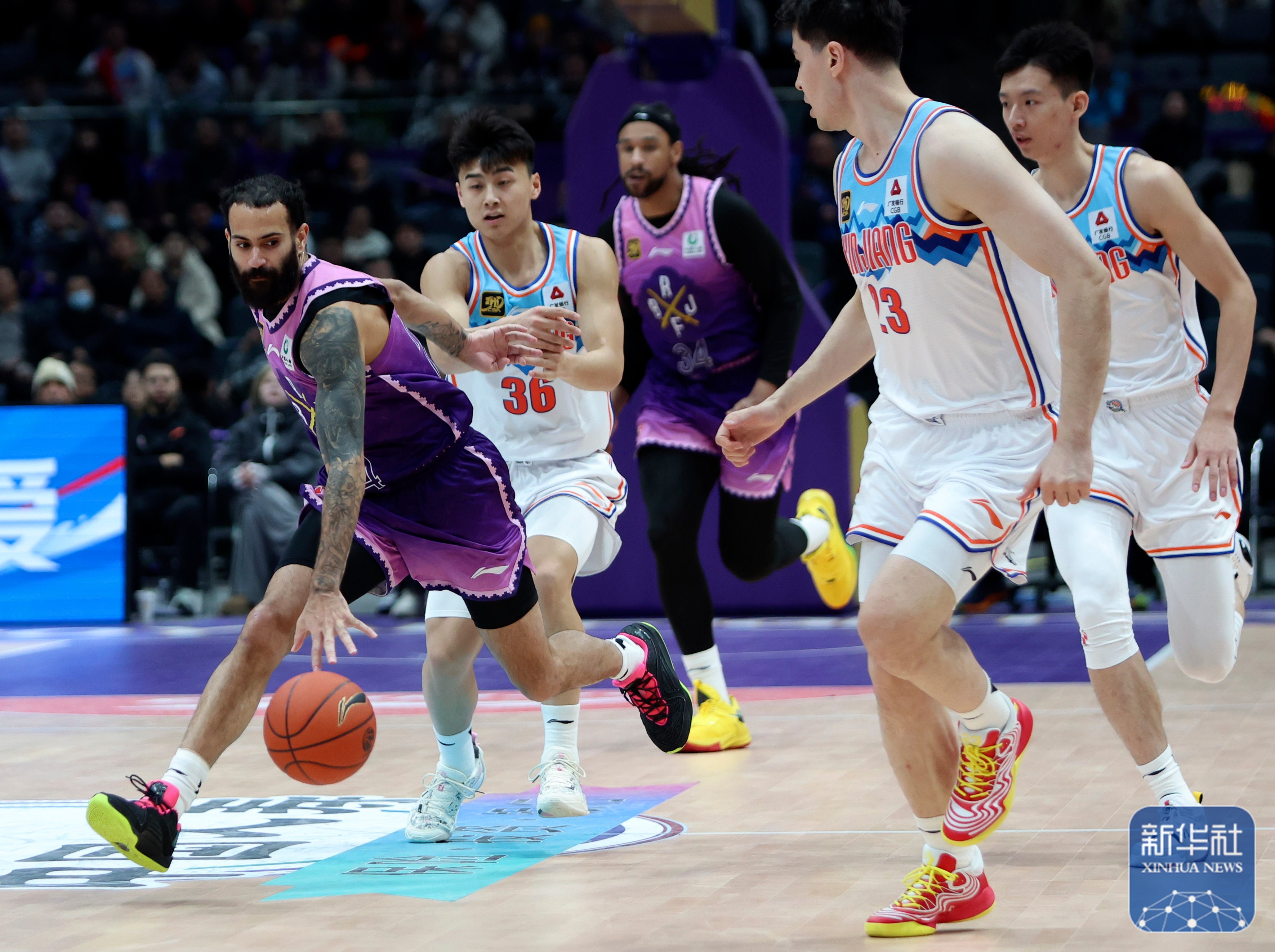 争霸赛场,CBA联赛呈现火爆态势 争霸赛场,CBA联赛呈现火爆态势