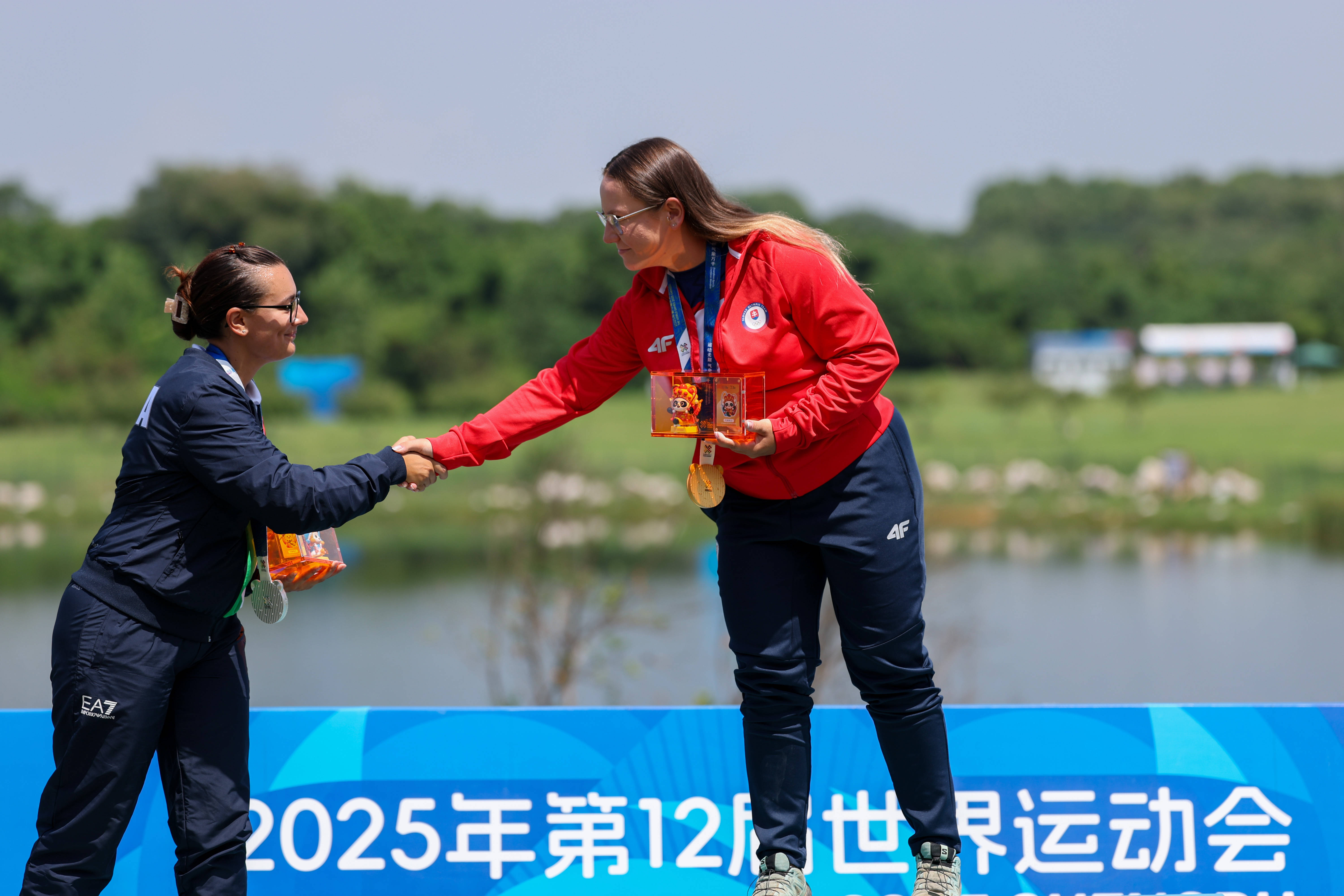 射箭选手准确无误,夺冠在望 射箭选手准确无误,夺冠在望