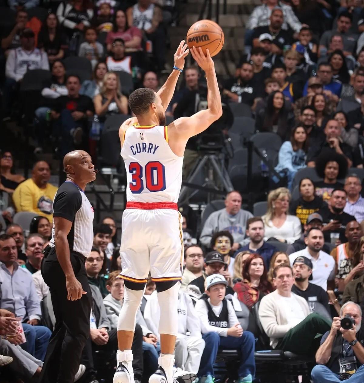 PG电子APP-包含热火B队力克热火，莫兰特三分雨点燃全场的词条