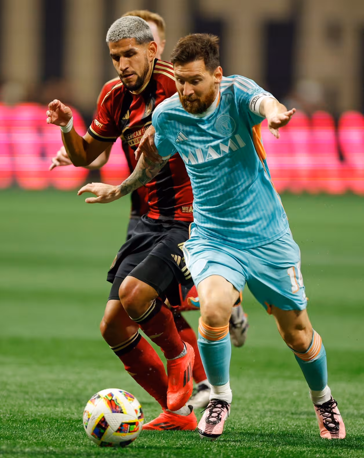 关于韩国绝杀莱比锡红牛，梅西统治全场的信息